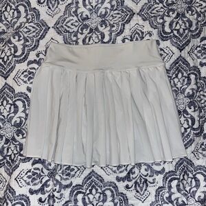Offline Aerie white pleated tennis skirt/skort